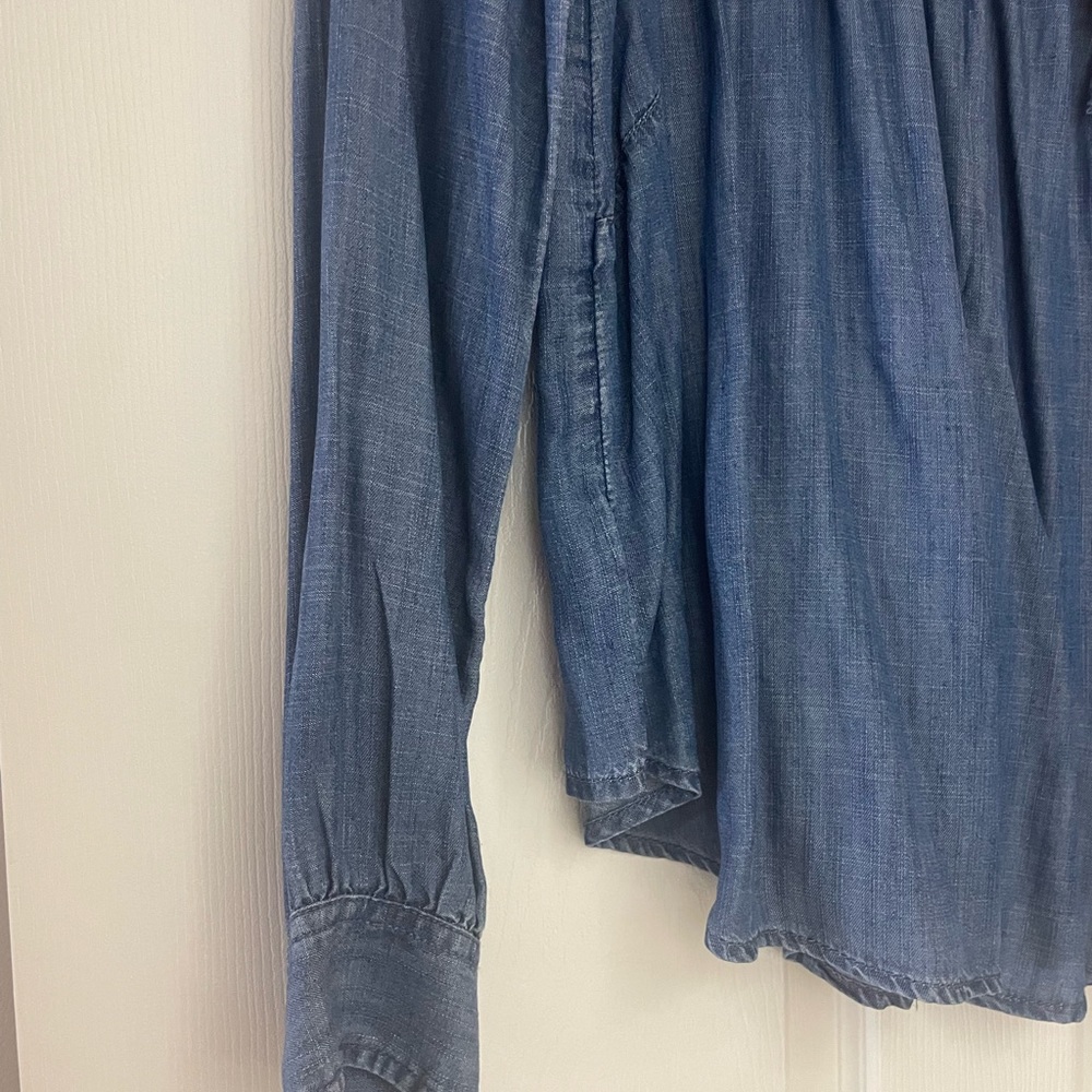 Jean Style Ruffle Blouse - Picture 3 of 5
